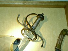 Кованный меч и нож