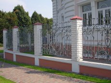 Кованый секционный забор в стиле барокко