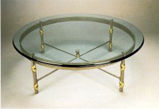 Кованый столик с круглой стеклянной столешницей